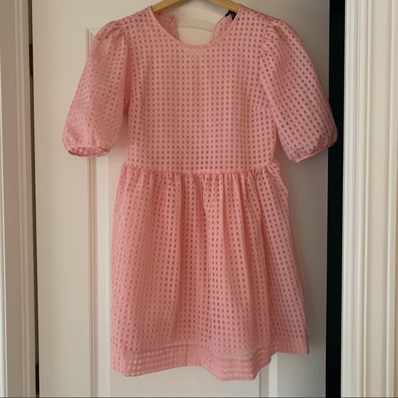 Pink mini dress with puff sleeves - Picture 2 of 9